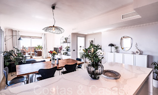 Listo para entrar a vivir, ático de lujo con vistas panorámicas al golf, mar y montaña en venta en Benahavis - Marbella 784832 