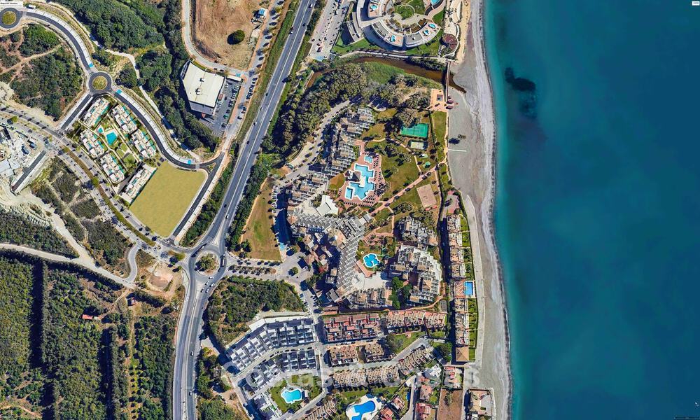 Innovadores apartamentos sobre plano en venta a un paso de los servicios y la playa en Estepona, Costa del Sol 784901