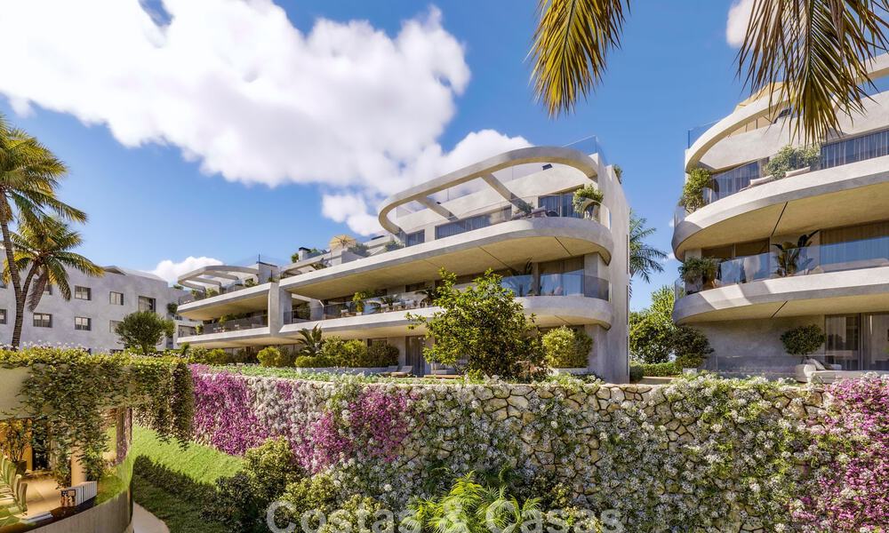 Innovadores apartamentos sobre plano en venta a un paso de los servicios y la playa en Estepona, Costa del Sol 784923