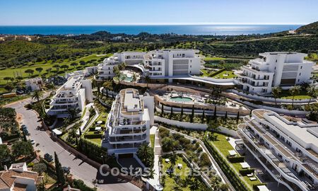 ¡Lanzamiento! Apartamentos con vistas panorámicas al mar en venta, en primera línea de golf en Mijas Costa, Costa del Sol 784981