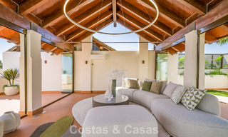 Ático de lujo con vistas al mar en venta en un complejo cerrado en la playa de la Nueva Milla de Oro, entre Marbella y Estepona 785021 