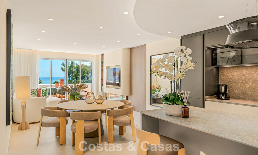 Ático de lujo con vistas al mar en venta en un complejo cerrado en la playa de la Nueva Milla de Oro, entre Marbella y Estepona 785055