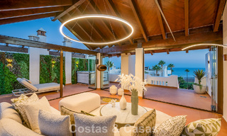 Ático de lujo con vistas al mar en venta en un complejo cerrado en la playa de la Nueva Milla de Oro, entre Marbella y Estepona 785060 