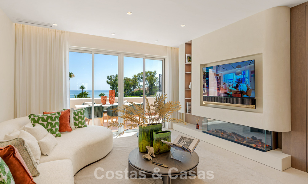 Ático de lujo con vistas al mar en venta en un complejo cerrado en la playa de la Nueva Milla de Oro, entre Marbella y Estepona 785066