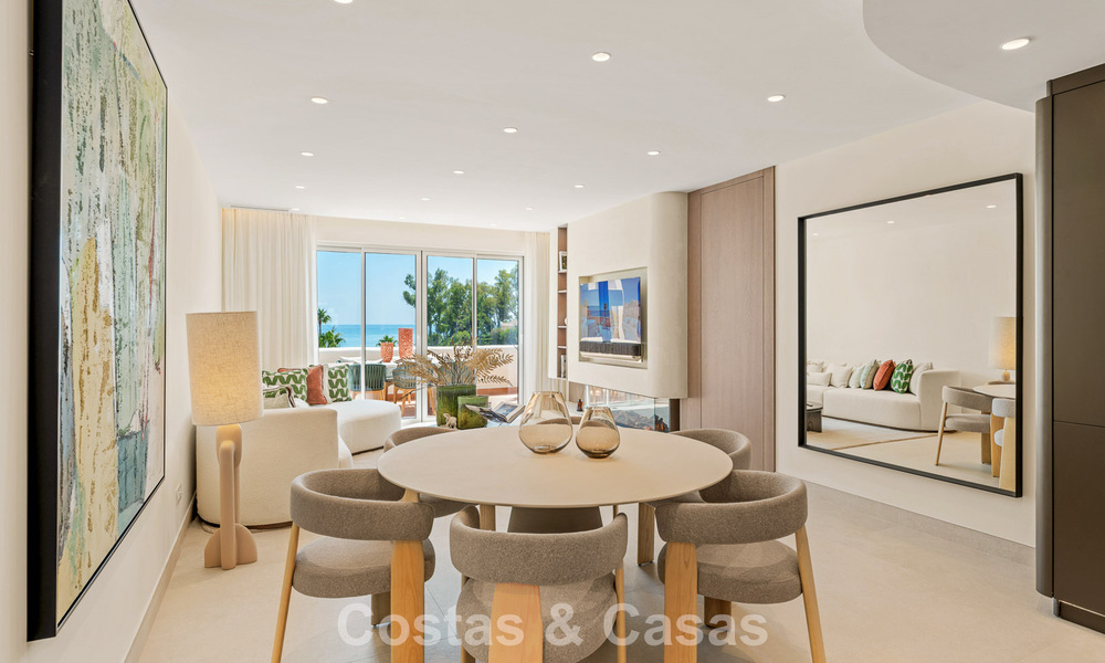 Ático de lujo con vistas al mar en venta en un complejo cerrado en la playa de la Nueva Milla de Oro, entre Marbella y Estepona 785067