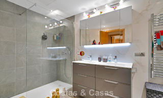 Apartamento de 3 dormitorios en venta con vistas al jardin y al mar, listo para entrar a vivir en Los Flamingos Golf Resort, Marbella - Benahavís 785076 