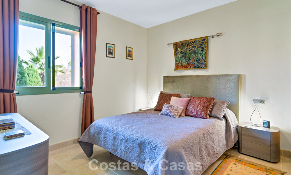 Apartamento de 3 dormitorios en venta con vistas al jardin y al mar, listo para entrar a vivir en Los Flamingos Golf Resort, Marbella - Benahavís 785080