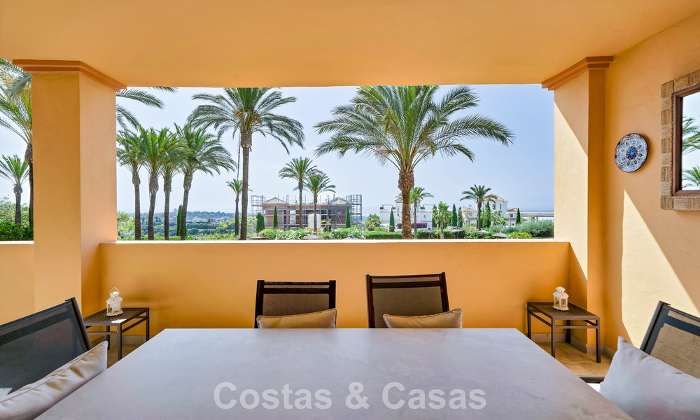 Apartamento de 3 dormitorios en venta con vistas al jardin y al mar, listo para entrar a vivir en Los Flamingos Golf Resort, Marbella - Benahavís 785090