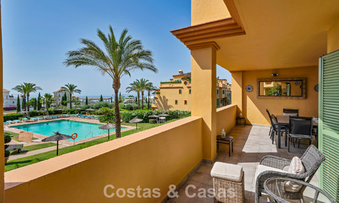 Apartamento de 3 dormitorios en venta con vistas al jardin y al mar, listo para entrar a vivir en Los Flamingos Golf Resort, Marbella - Benahavís 785096