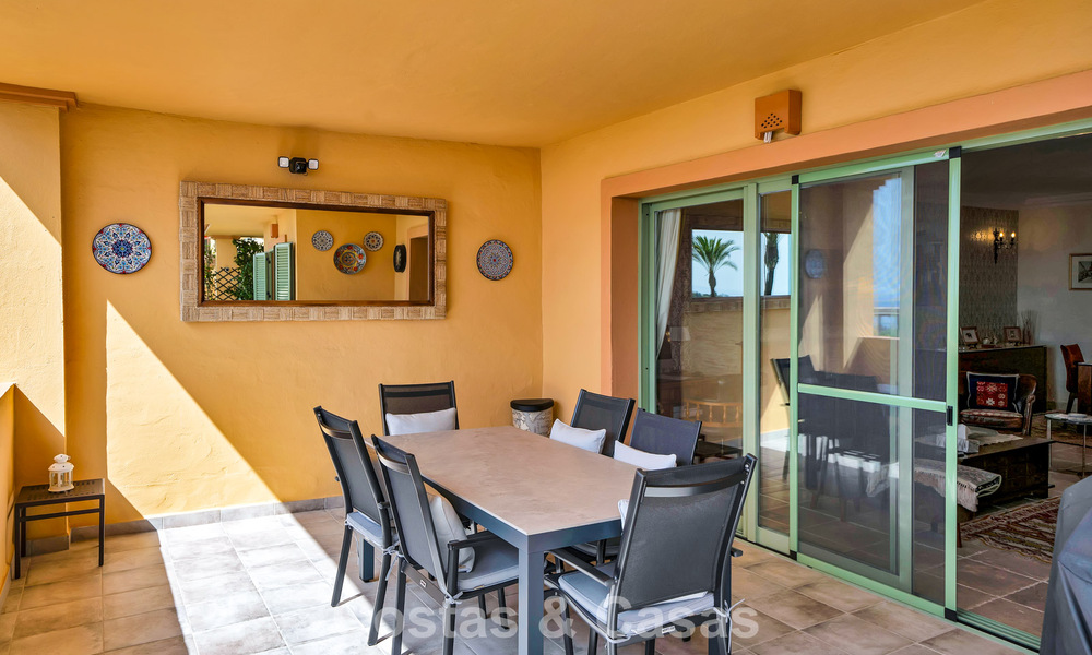 Apartamento de 3 dormitorios en venta con vistas al jardin y al mar, listo para entrar a vivir en Los Flamingos Golf Resort, Marbella - Benahavís 785097
