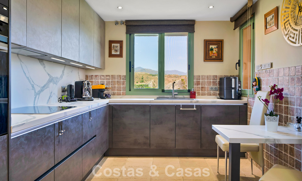 Apartamento de 3 dormitorios en venta con vistas al jardin y al mar, listo para entrar a vivir en Los Flamingos Golf Resort, Marbella - Benahavís 785098