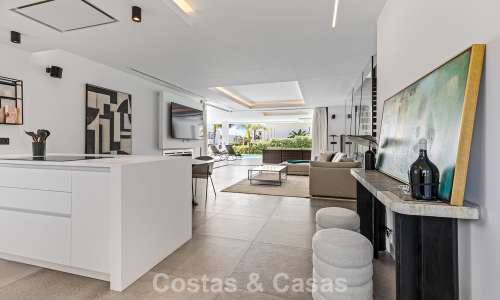 Villa de lujo contemporánea lista para entrar a vivir en el campo de golf de la Nueva Milla de Oro, Marbella - Estepona 785127