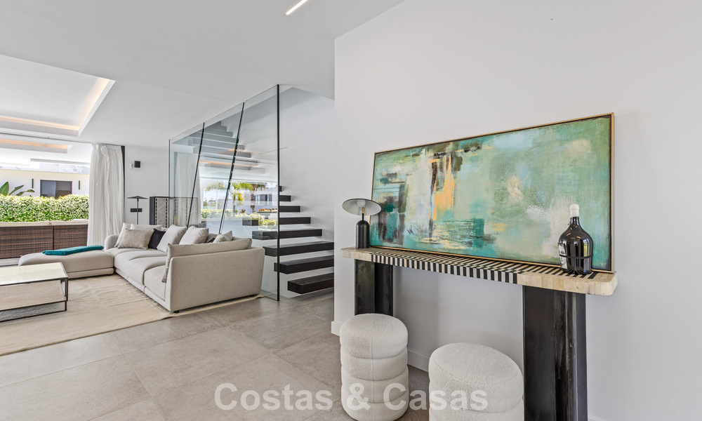 Villa de lujo contemporánea lista para entrar a vivir en el campo de golf de la Nueva Milla de Oro, Marbella - Estepona 785128