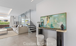 Villa de lujo contemporánea lista para entrar a vivir en el campo de golf de la Nueva Milla de Oro, Marbella - Estepona 785128 