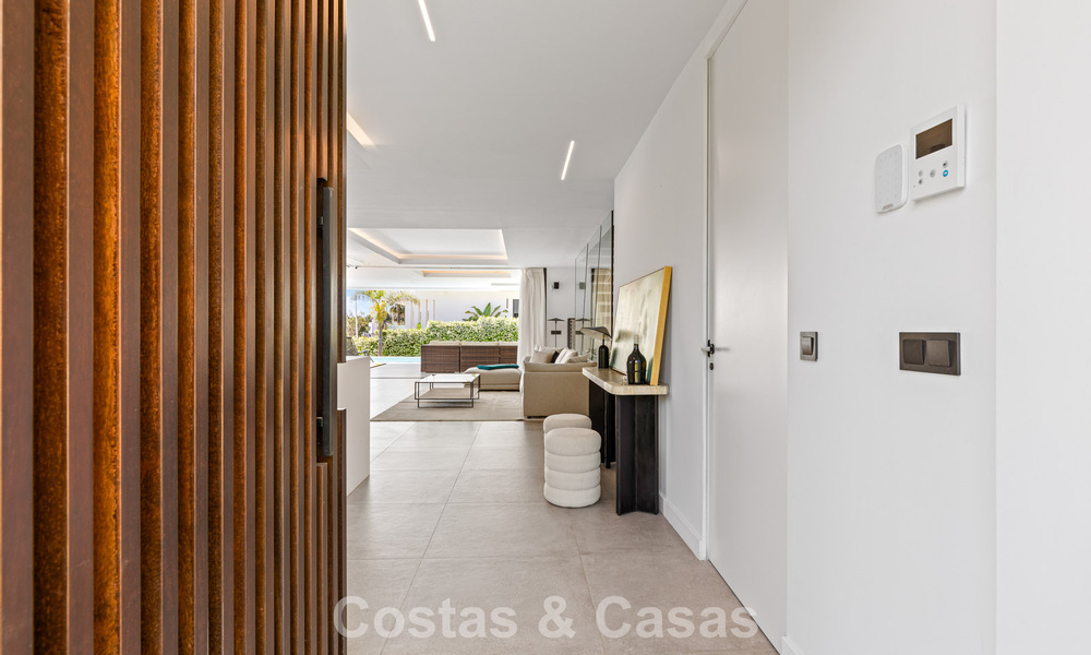 Villa de lujo contemporánea lista para entrar a vivir en el campo de golf de la Nueva Milla de Oro, Marbella - Estepona 785129