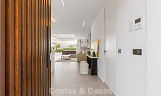 Villa de lujo contemporánea lista para entrar a vivir en el campo de golf de la Nueva Milla de Oro, Marbella - Estepona 785129 