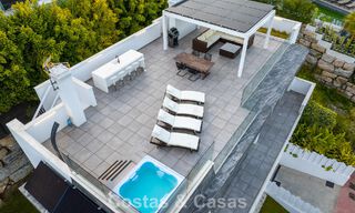 Villa de lujo contemporánea lista para entrar a vivir en el campo de golf de la Nueva Milla de Oro, Marbella - Estepona 785130 