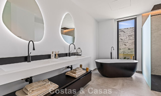 Villa de lujo contemporánea lista para entrar a vivir en el campo de golf de la Nueva Milla de Oro, Marbella - Estepona 785133 