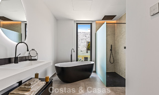Villa de lujo contemporánea lista para entrar a vivir en el campo de golf de la Nueva Milla de Oro, Marbella - Estepona 785134 