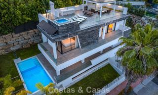 Villa de lujo contemporánea lista para entrar a vivir en el campo de golf de la Nueva Milla de Oro, Marbella - Estepona 785137 