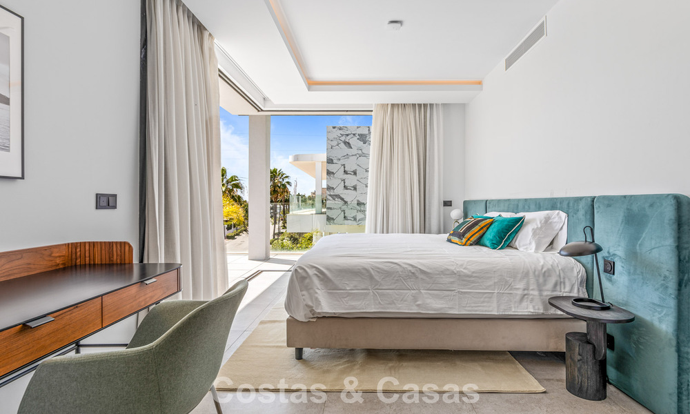 Villa de lujo contemporánea lista para entrar a vivir en el campo de golf de la Nueva Milla de Oro, Marbella - Estepona 785139