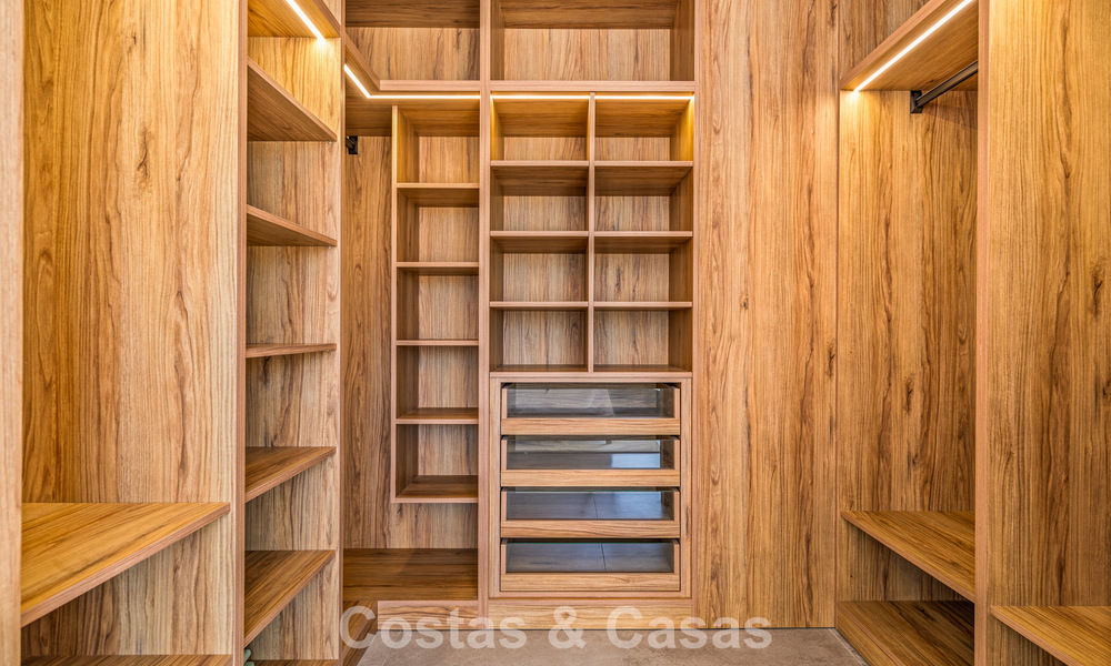 Villa de lujo contemporánea lista para entrar a vivir en el campo de golf de la Nueva Milla de Oro, Marbella - Estepona 785141