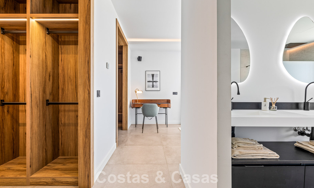 Villa de lujo contemporánea lista para entrar a vivir en el campo de golf de la Nueva Milla de Oro, Marbella - Estepona 785142