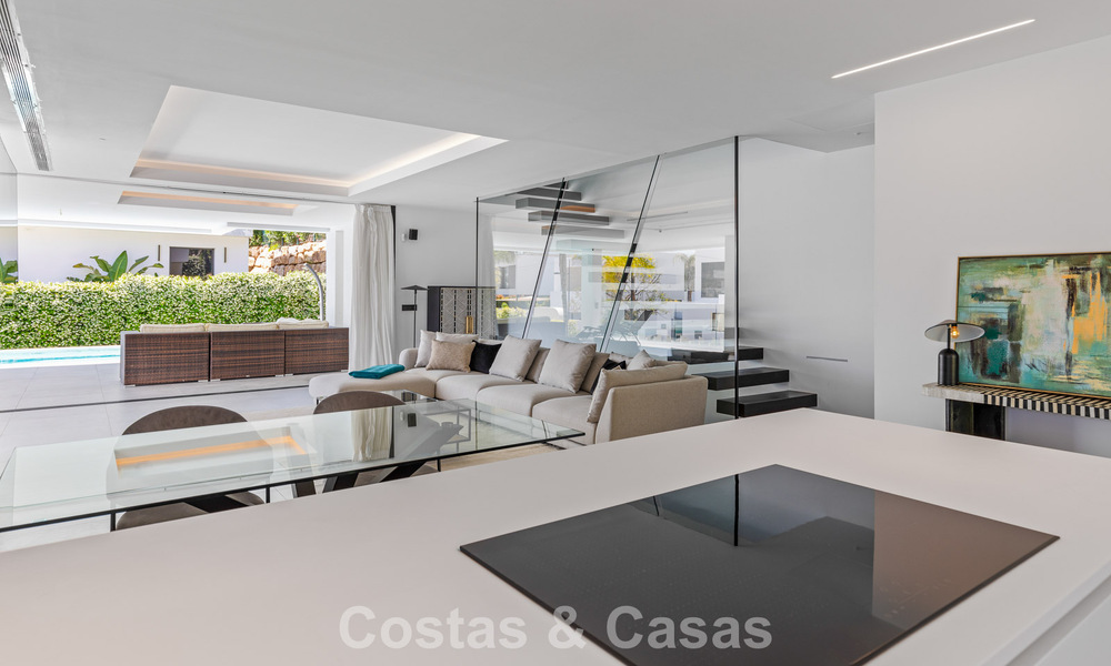 Villa de lujo contemporánea lista para entrar a vivir en el campo de golf de la Nueva Milla de Oro, Marbella - Estepona 785147