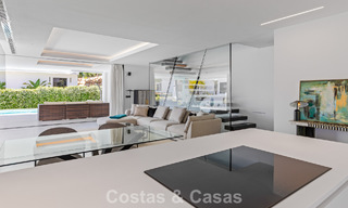 Villa de lujo contemporánea lista para entrar a vivir en el campo de golf de la Nueva Milla de Oro, Marbella - Estepona 785147 