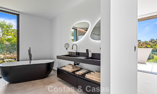 Villa de lujo contemporánea lista para entrar a vivir en el campo de golf de la Nueva Milla de Oro, Marbella - Estepona 785149 