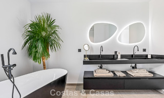 Villa de lujo contemporánea lista para entrar a vivir en el campo de golf de la Nueva Milla de Oro, Marbella - Estepona 785151 