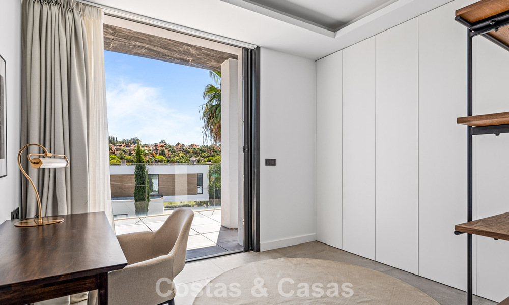 Villa de lujo contemporánea lista para entrar a vivir en el campo de golf de la Nueva Milla de Oro, Marbella - Estepona 785153