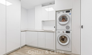 Villa de lujo contemporánea lista para entrar a vivir en el campo de golf de la Nueva Milla de Oro, Marbella - Estepona 785158 