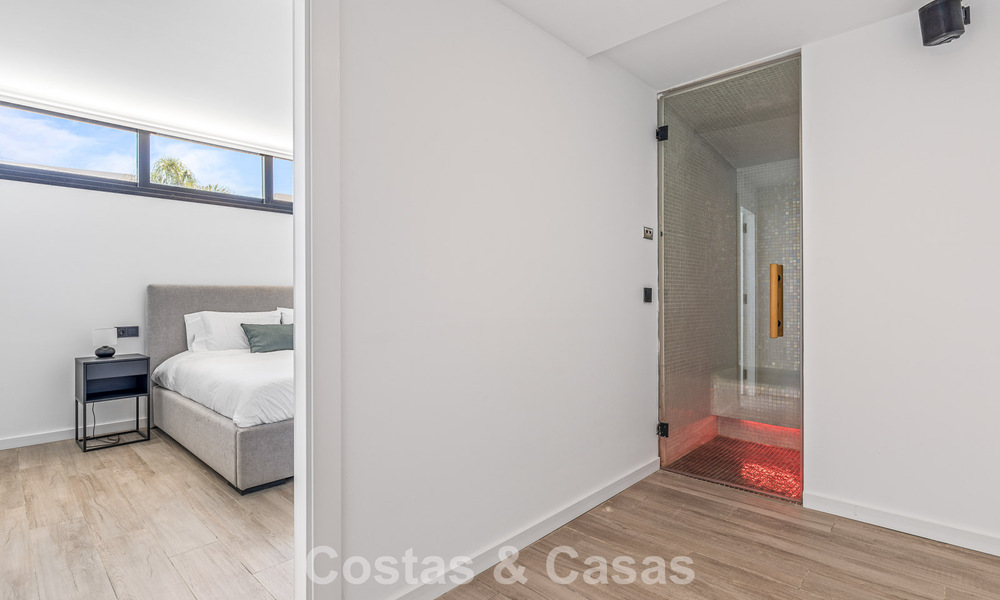 Villa de lujo contemporánea lista para entrar a vivir en el campo de golf de la Nueva Milla de Oro, Marbella - Estepona 785161