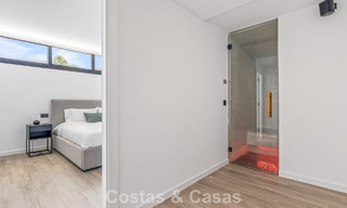 Villa de lujo contemporánea lista para entrar a vivir en el campo de golf de la Nueva Milla de Oro, Marbella - Estepona 785161 