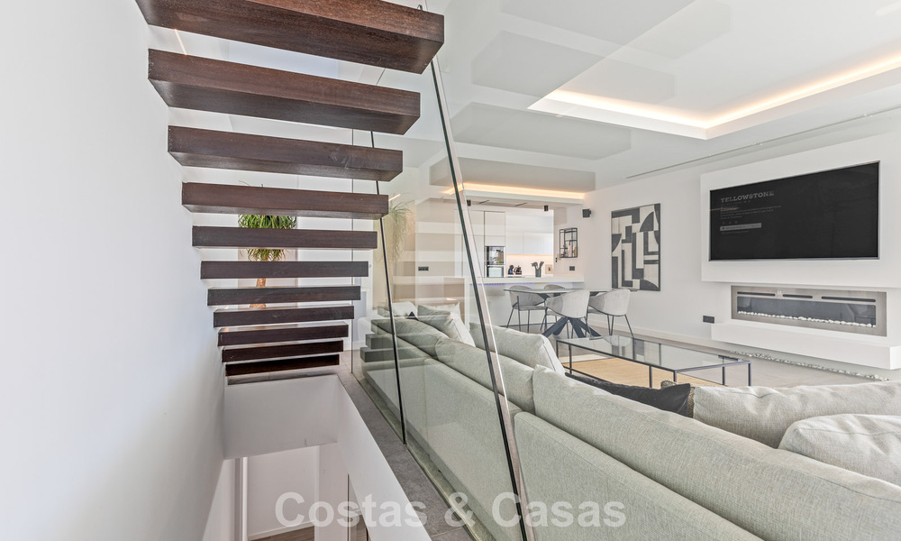 Villa de lujo contemporánea lista para entrar a vivir en el campo de golf de la Nueva Milla de Oro, Marbella - Estepona 785165
