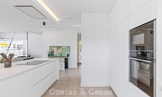 Villa de lujo contemporánea lista para entrar a vivir en el campo de golf de la Nueva Milla de Oro, Marbella - Estepona 785175 