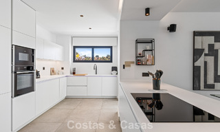 Villa de lujo contemporánea lista para entrar a vivir en el campo de golf de la Nueva Milla de Oro, Marbella - Estepona 785177 