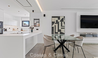 Villa de lujo contemporánea lista para entrar a vivir en el campo de golf de la Nueva Milla de Oro, Marbella - Estepona 785178 