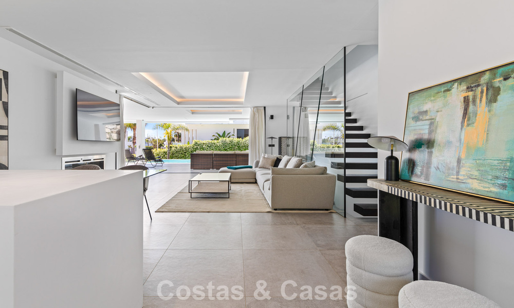Villa de lujo contemporánea lista para entrar a vivir en el campo de golf de la Nueva Milla de Oro, Marbella - Estepona 785181