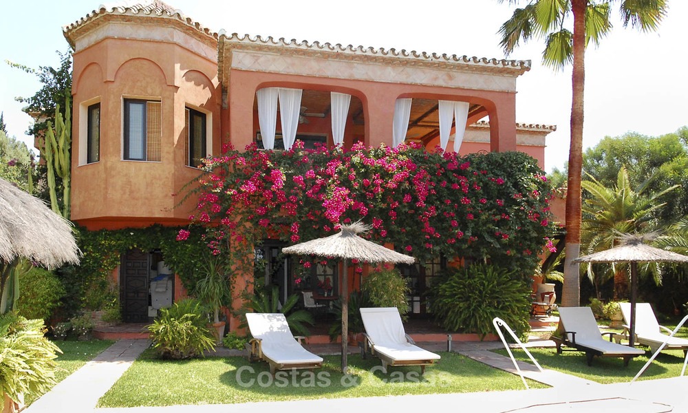 Villa en venta en Marbella Este en la Costa del Sol 11816