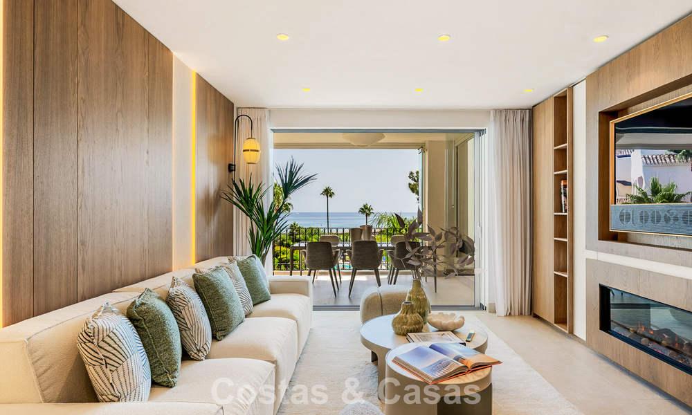 Apartamento con vistas al mar en venta en primera línea de playa en la Nueva Milla de Oro, entre Marbella y Estepona 785214