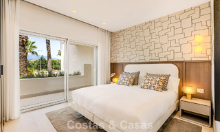 Apartamento con vistas al mar en venta en primera línea de playa en la Nueva Milla de Oro, entre Marbella y Estepona 785228 