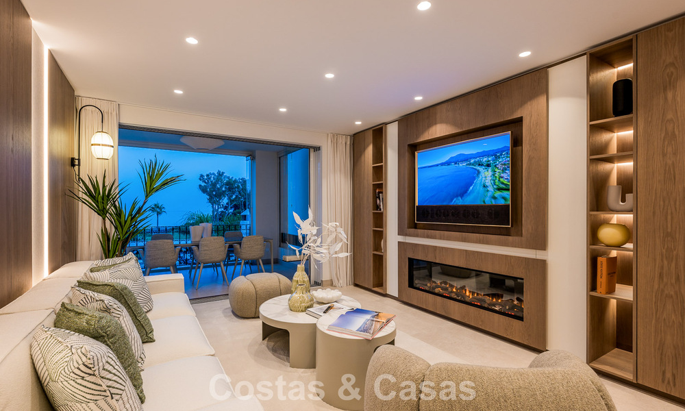Apartamento con vistas al mar en venta en primera línea de playa en la Nueva Milla de Oro, entre Marbella y Estepona 785230