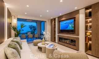 Apartamento con vistas al mar en venta en primera línea de playa en la Nueva Milla de Oro, entre Marbella y Estepona 785230 
