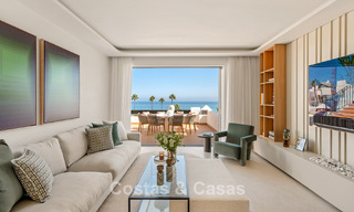 Ático reformado con vistas al mar en venta en primera línea de playa en la Nueva Milla de Oro, entre Marbella y Estepona 785277 