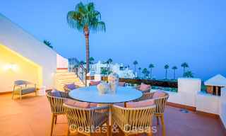 Ático reformado con vistas al mar en venta en primera línea de playa en la Nueva Milla de Oro, entre Marbella y Estepona 785285 
