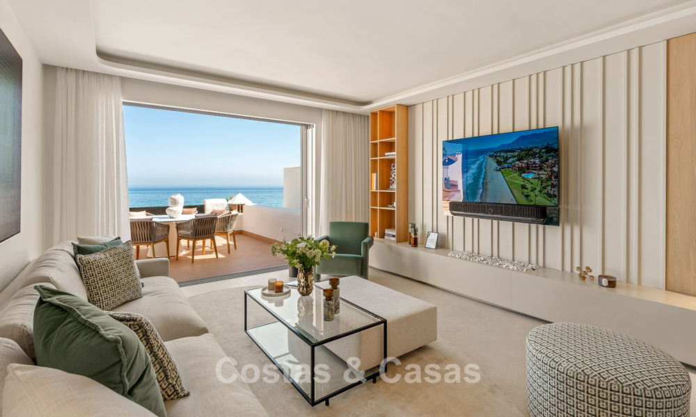 Ático reformado con vistas al mar en venta en primera línea de playa en la Nueva Milla de Oro, entre Marbella y Estepona 785299
