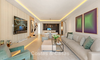 Ático reformado con vistas al mar en venta en primera línea de playa en la Nueva Milla de Oro, entre Marbella y Estepona 785300 