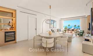 Ático reformado con vistas al mar en venta en primera línea de playa en la Nueva Milla de Oro, entre Marbella y Estepona 785303 